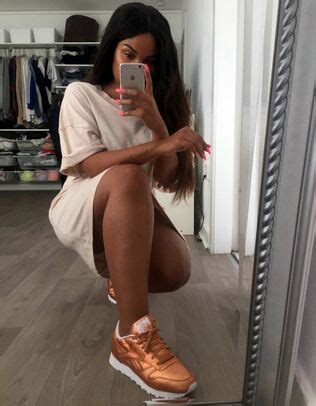 Teen Girlfriend Nude Selfie