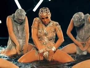 EL ANILLO NUDE SCENES AZNude