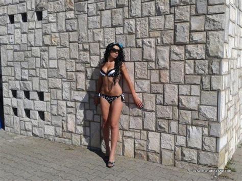 Hot Pics Of Non Nude Amateur Chicks Posing For The Cam Porn Pictures XXX Photos Sex Images