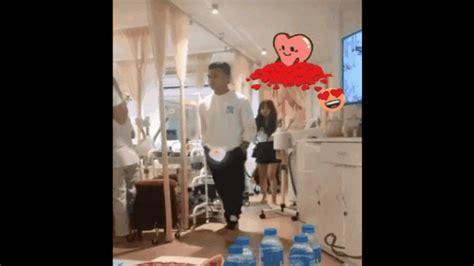 Quang Hải bị quay lén cảnh hẹn hò với hot girl 1m52 dân tình còn soi ra cầu thủ vẫn like đều