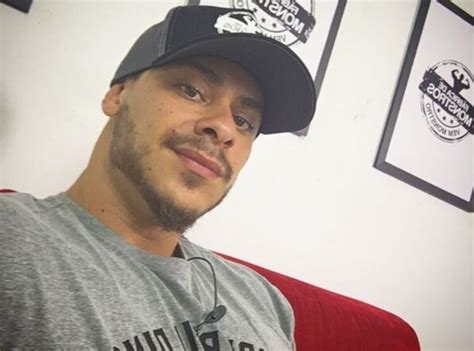 Após ter nude vazado Leo Stronda faz vídeo considerado homofóbico