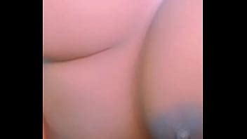 Ébano sexy tocando sus grandes tetas XVIDEOS