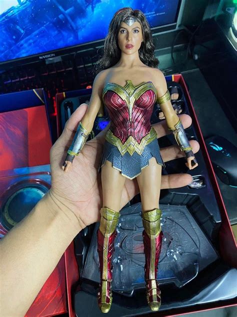 Hot Toys Wonder Woman Hobbies Toys Toys Games On Carousell