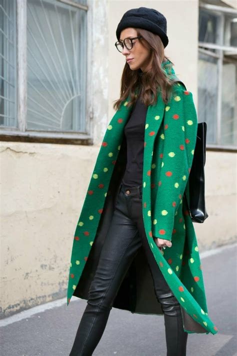 Зеленое пальто (76 фото)