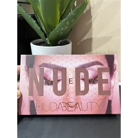 Huda Beauty Nude Eyeshadow Palette Ready Stock Colors Shopee Malaysia