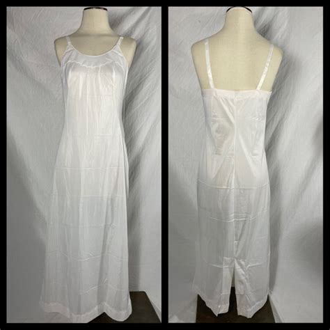 Vintage S Lingerie Movie Star White Nylon Full Slip Adjustable Straps Scalloped Stitch Trim