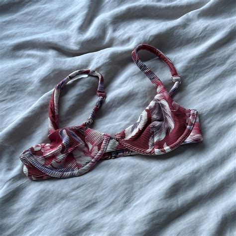 Preloved Bikini Top Billabong Size XS Only Worn Depop