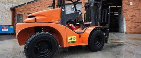 Moffett Forklifts Vs Traditional Forklifts Which Is Better For Your