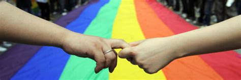 Una Iglesia del Irlanda expulsa a un político por votar a favor del matrimonio gay Los Replicantes