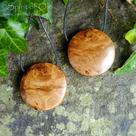 Saxon Moon Pendants Pe1447 Spirit Of Old