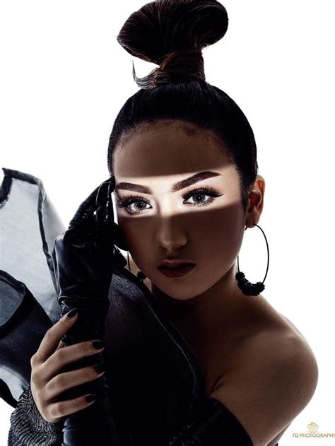 Tampil Elegan Ini 6 Gaya Pemotretan Terbaru Ersya Aurelia Hot Liputan6