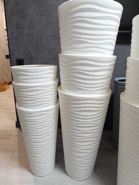 Продаю напольные горшки . Большие 200 руб средние 160.руб они без ...