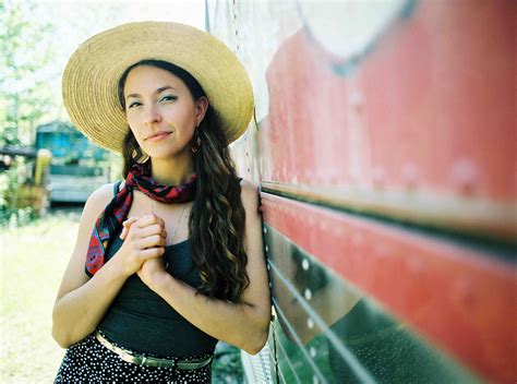 Lindsay Lou on Beige Colored Food and Learning About Bees