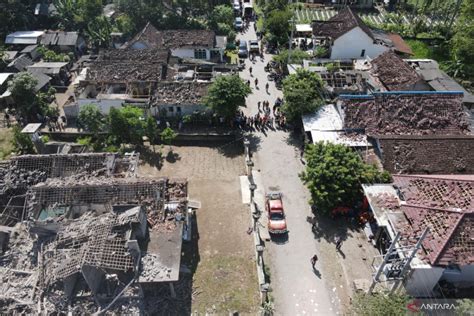 Dampak Ledakan Bahan Baku Petasan Di Blitar ANTARA News