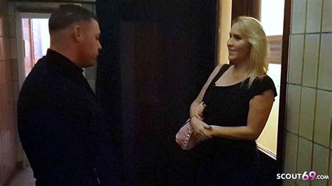 German Mature Julia Pink Give A Toilette Fuck For Stranger At Disco Xhamster