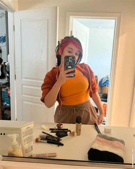 Yellowspoongirl Nude OnlyFans Leaks Fappening FappeningBook