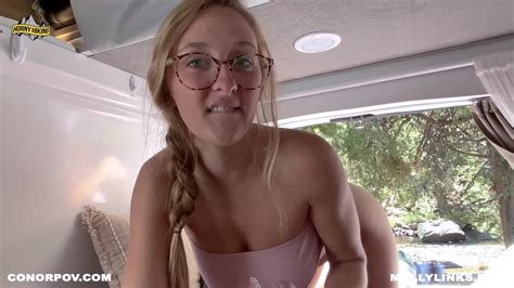 Real amateur couple fuck in van by river Horny Hiking ft Molly Pills POV 4K Vidéo de sexe
