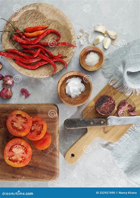cara membuat sambal terasi mentah