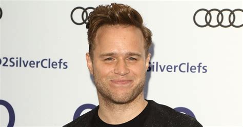 Olly Murs Covers His Manhood With A Pineapple As He Poses Completely NAKED In Saucy Twitter