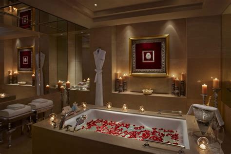 The Leela Palace Udaipur 𝗕𝗢𝗢𝗞 Udaipur Resort