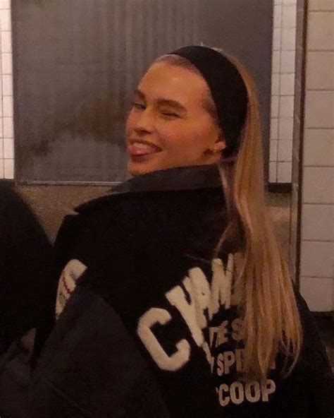 Pin By Luna De On Rika Fane Black To Blonde Hair Black And Blonde Headband Hairstyles