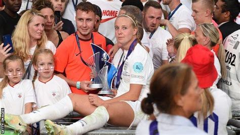 Beth Mead Englands Superstar Who Idolises Her Mum Trueviralnews