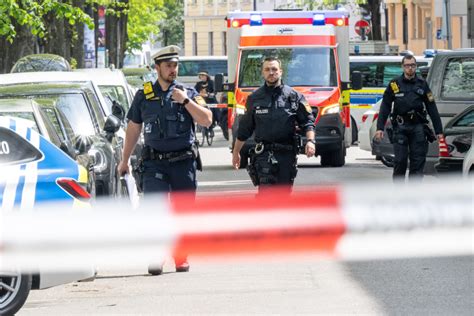 Erneuter Großeinsatz in München Mann bedroht Polizei in Schwabing