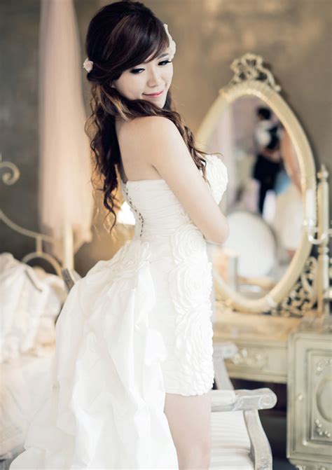 Hot girl Mai Thỏ bất ngờ tung bộ ảnh váy cưới