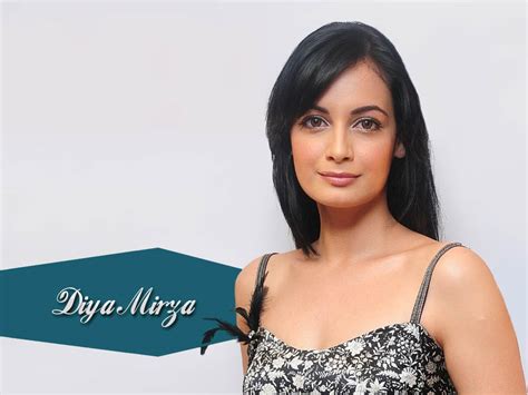 Hot And Sexy Bollywood Actress Diya Mirza Wallpapers Huge Collection Of Muzik