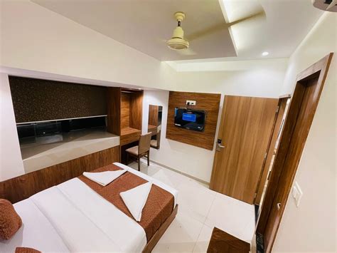 Hotel Blackburn 𝗕𝗢𝗢𝗞 Mumbai Hotel 𝘄𝗶𝘁𝗵 𝗙𝗥𝗘𝗘 𝗖𝗮𝗻𝗰𝗲𝗹𝗹𝗮𝘁𝗶𝗼𝗻