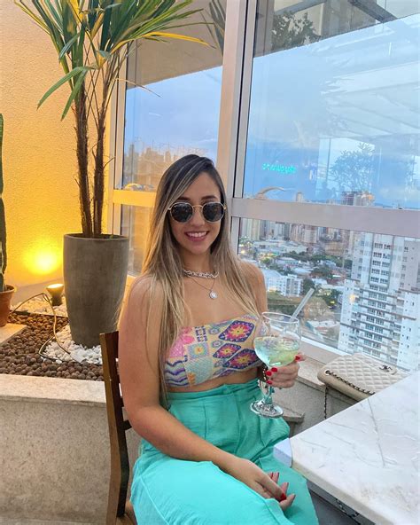 Mylena Crystina (@mylena_crystina) • Instagram photos and videos