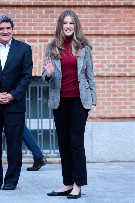 L Outfit Regale Di Oggi La Principessa Leonor Di Spagna Sempre Pi