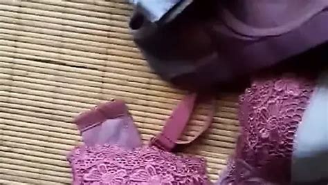 Horny Sangee Ngocok Kain Satin Hijab Ungu Xhamster