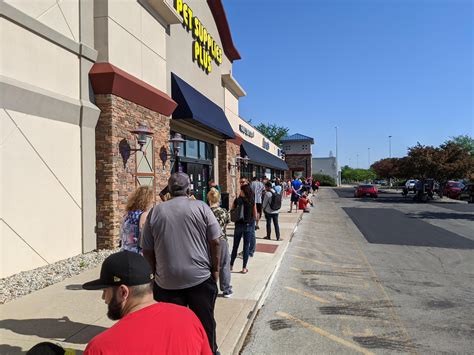 Long lines at the BMV holy crap, over 100 people. : r/indianapolis