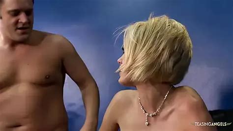 Trío anal Vídeos porno gratis xHamster