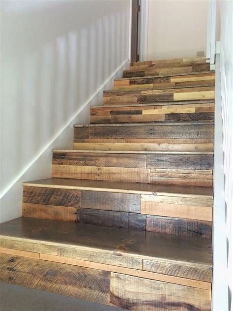 Элементы лестниц и готовые лестницы из дерева - фото