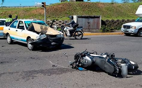 Qué provocó caos vial en bulevar Tratados de Córdoba Choque de