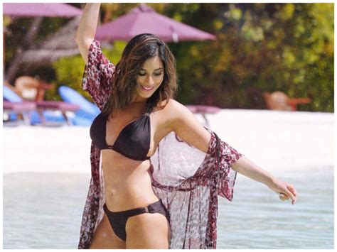 Hot Sexy Sophie Coleman Bikini Pics