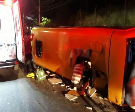 Notícias IMAGENS FORTES TRAGÉDIA NO TRÂNSITO micro ônibus