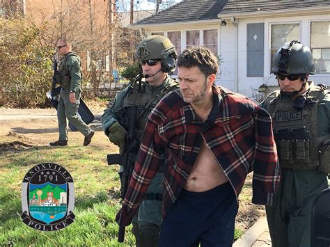 Knoxville Standoff Ends Peacefully Suspect Found Hiding In Attic