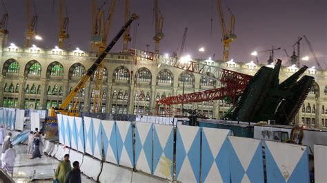 Crane Collapse In High Winds Kills At Least 107 At Mecca S Grand Mosque