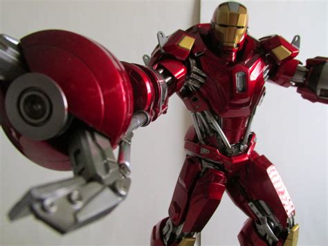 Hot Toys Th Scale Power Pose Series Iron Man Mark Xxxv Red Snapper Toy Re Action