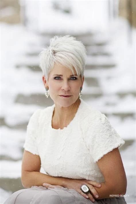 14 Most Popular Classic Hairstyles For Mature Women Images