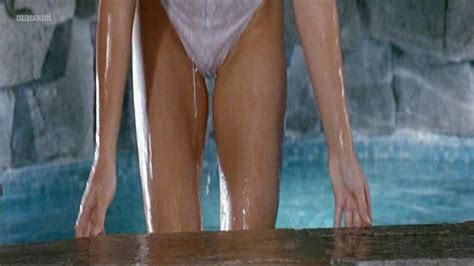 Naked Gianina Facio In Vacanze Di Natale