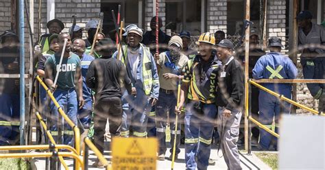 South Africa Hundreds Of Miners Trapped Underground By Protesters