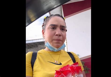 Mujer Termina Vendiendo Dulces En La Calle Por Irse Con Su Novio Virtual A Otro País Y Este La