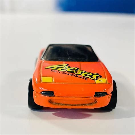 1997 HOT WHEELSSUGAR RUSH SERIES MAZDA MX 5 MIATA COLLECTOR 741 REESES