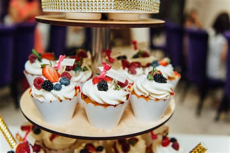 Vintage Wedding Decoration Naked Cake MR And MRs Gold Stock Photo Image Of Chic Banquet