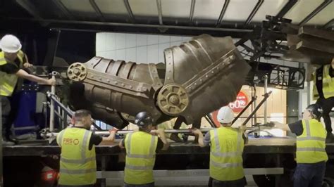 Commonwealth Games Bull Ozzy Unveiled At Birmingham New Street Bbc News