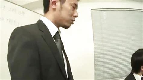 Tr V Rd Asiatisk Milf Njuter Av Grupp Knull P Jobbet Porn